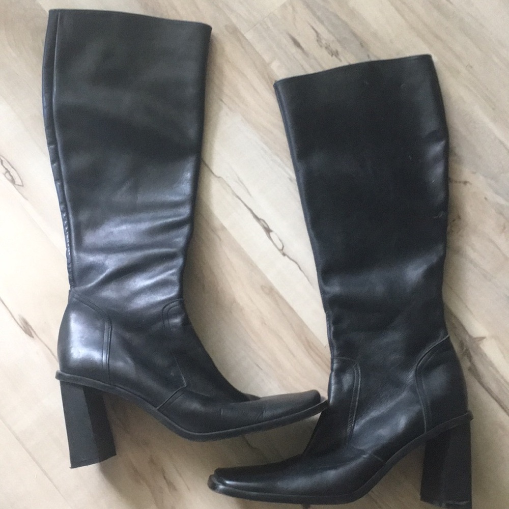 Like new Black Bebe boots